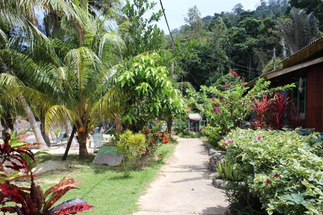 Hotel Ella'S Place Salang Tioman Zewnętrze zdjęcie